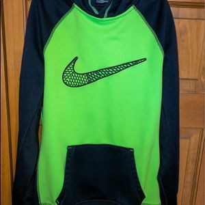 Women’s Small THERMA-FIT Nike Sweatshirt